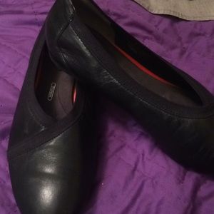 TrueTech Hidden Wedge Shoe